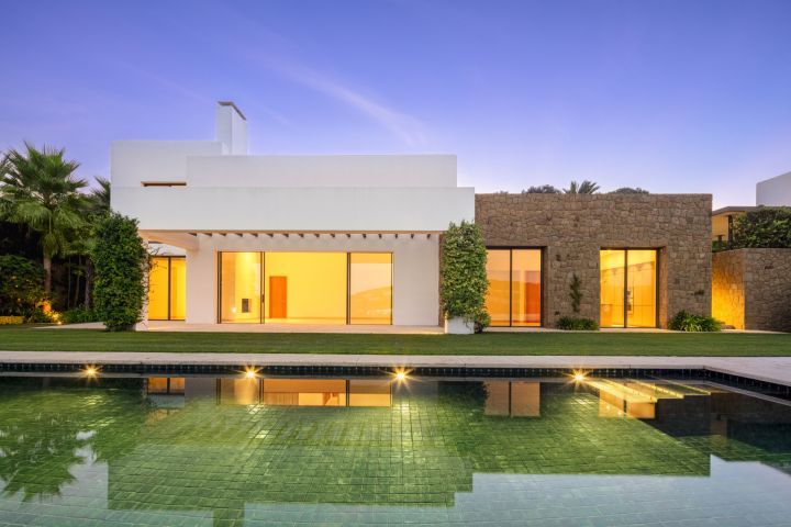Green 10 - Villa 4 - Elegant Home with Stunning Sea Views