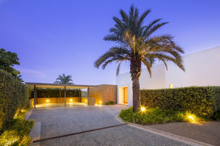 Green 10 - Villa 4 - Elegant Home with Stunning Sea Views