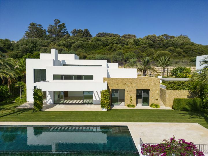 Green 10 - Villa 4 - Elegant Home with Stunning Sea Views