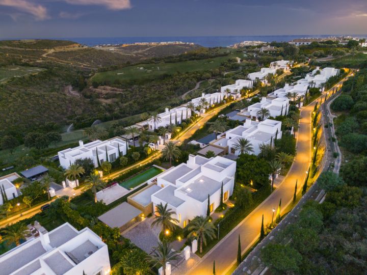 Green 10 - Villa 4 - Elegant Home with Stunning Sea Views