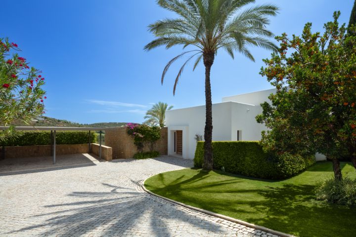 Green 10 - Villa 12 - Select Home on the Frontline of a Golf Course