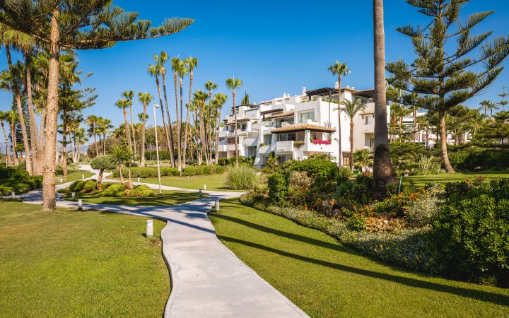 Apartment in Marina de Puente Romano - Home with Top-Tier Finishes in Marina Puente Romano