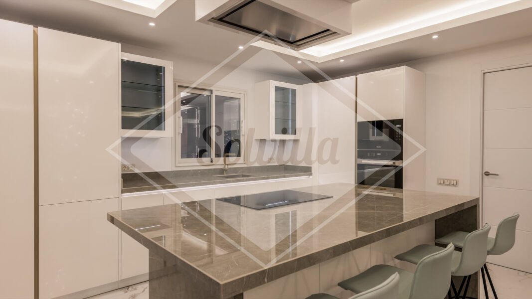 Alcazaba Penthouse - Ático exclusivo de alta gama con impresionantes vistas al mar