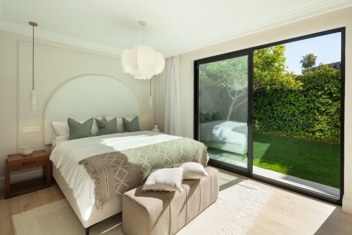 Aloha 150 - Contemporary Property Frontline Golf