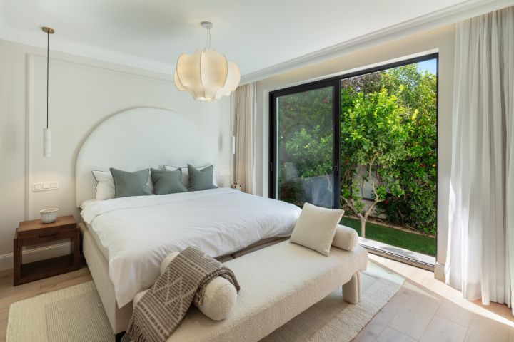 Aloha 150 - Contemporary Property Frontline Golf