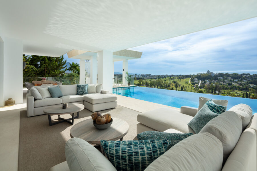 PARAISO 436 - Modern Villa in a Gated Community in Estepona