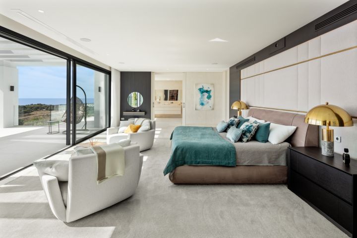 PARAISO 436 - Villa moderna en una urbanización privada en Estepona