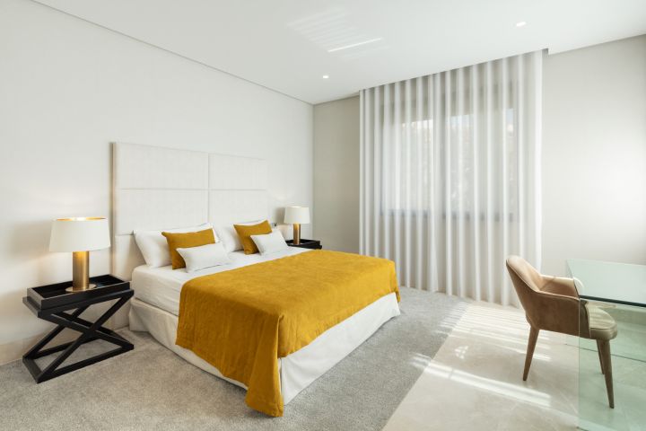 PARAISO 436 - Villa moderna en una urbanización privada en Estepona