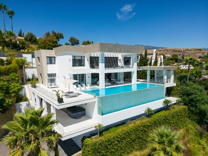PARAISO 436 - Villa moderna en una urbanización privada en Estepona