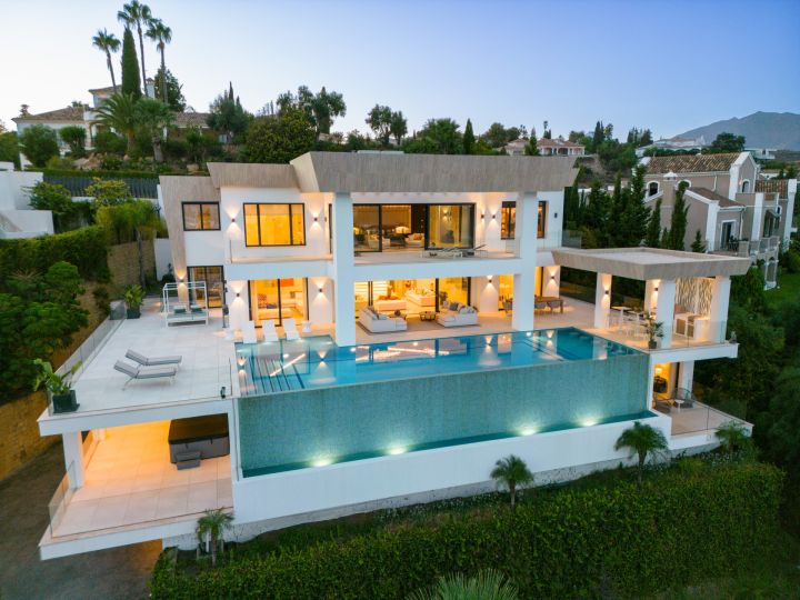 PARAISO 436 - Villa moderna en una urbanización privada en Estepona
