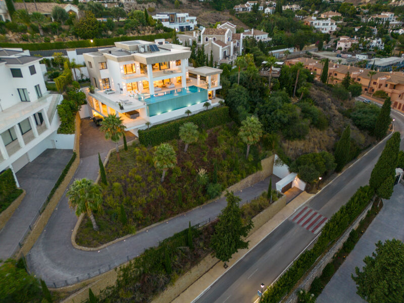PARAISO 436 - Modern Villa in a Gated Community in Estepona