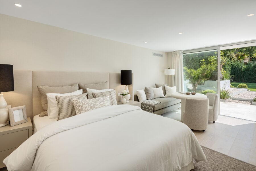 Villa Summer - Propiedad con pista de tenis de hierba privada de tamaño completo