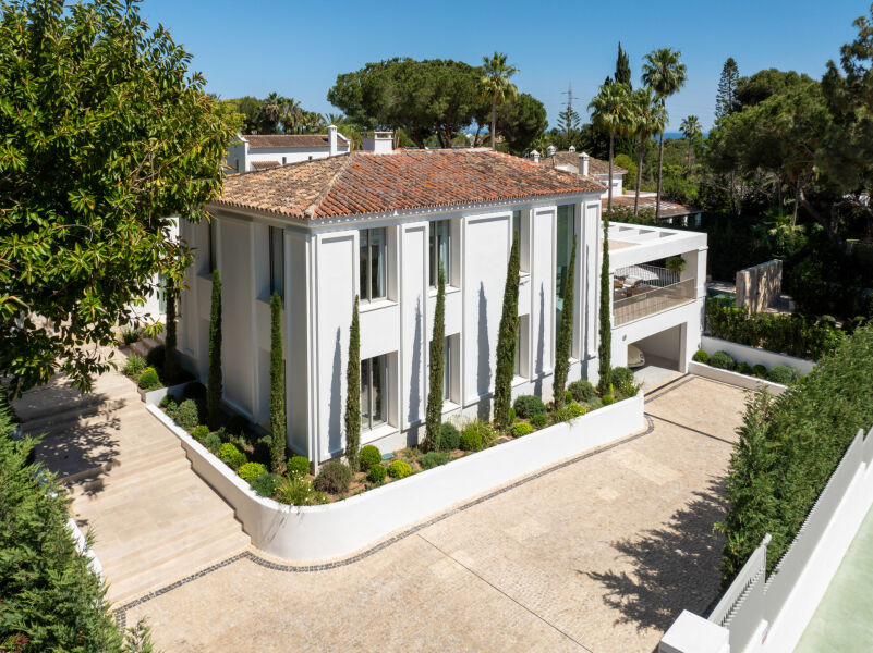 Villa Summer - Propiedad con pista de tenis de hierba privada de tamaño completo