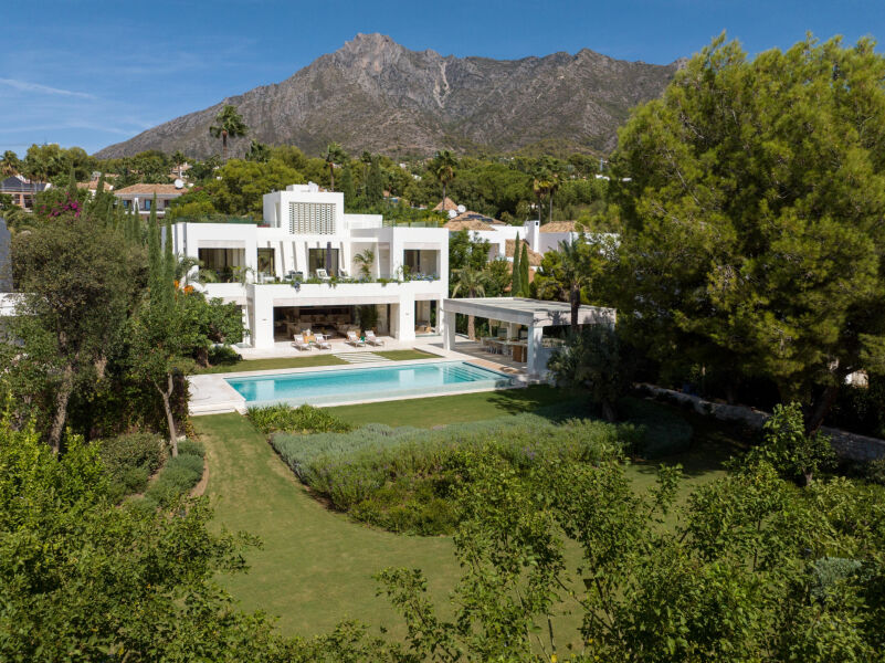 Altos Reales 2 - Villa contemporánea en primera línea de golf