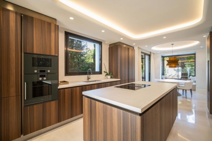 Altos Reales 2 - Villa contemporánea en primera línea de golf