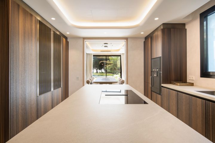 Altos Reales 2 - Villa contemporánea en primera línea de golf