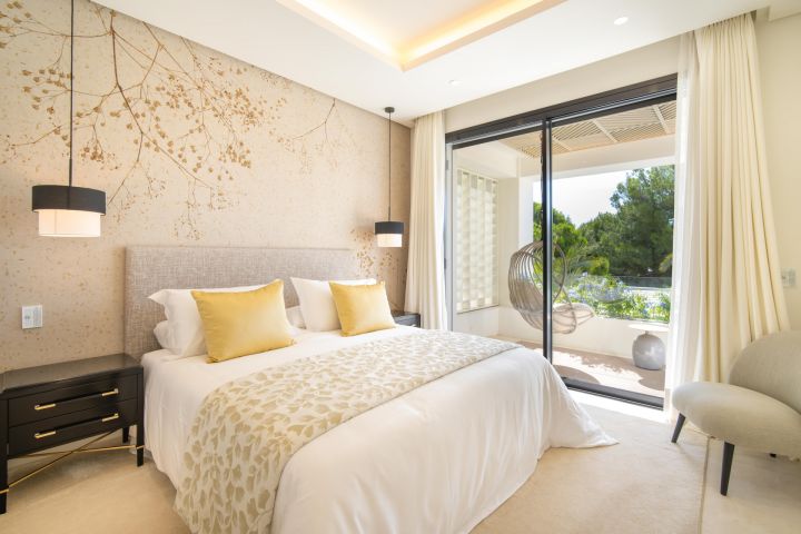 Altos Reales 2 - Villa contemporánea en primera línea de golf