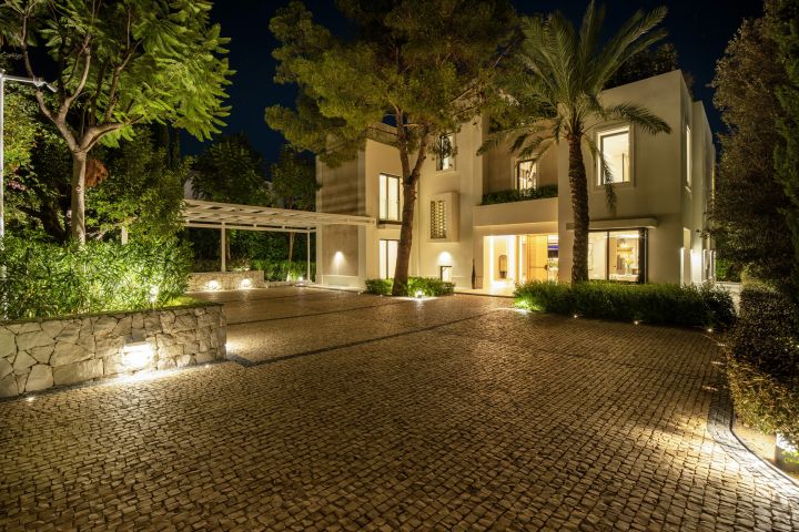 Altos Reales 2 - Villa contemporánea en primera línea de golf