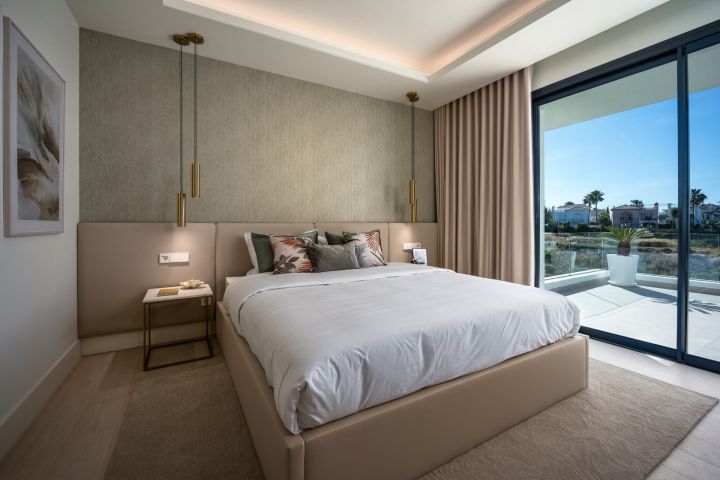 The Resina 6 - Villa exclusiva y refinada con vistas al campo de golf en Estepona