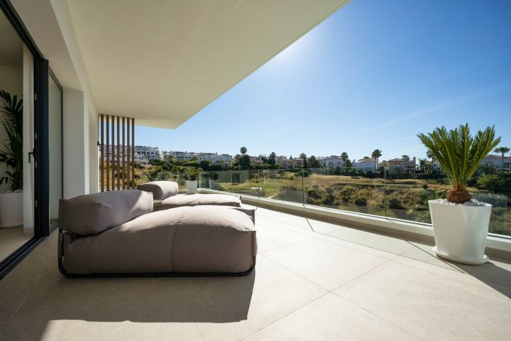 The Resina 6 - Villa exclusiva y refinada con vistas al campo de golf en Estepona