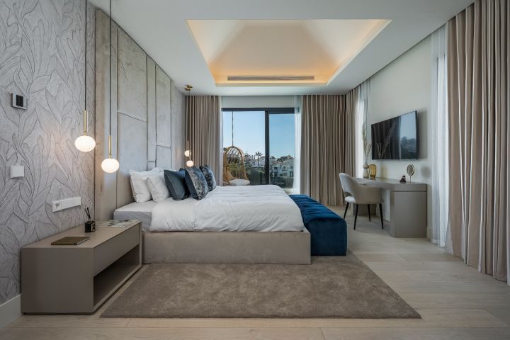 The Resina 6 - Villa exclusiva y refinada con vistas al campo de golf en Estepona