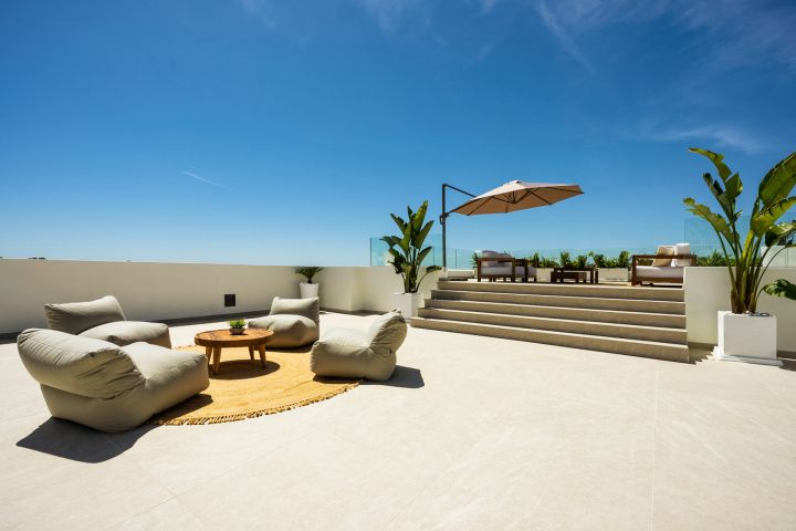 The Resina 6 - Villa exclusiva y refinada con vistas al campo de golf en Estepona