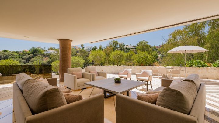 Exceptional villa located in La Quinta, Benahavis - Elegant Villa with Top-Tier Finishes