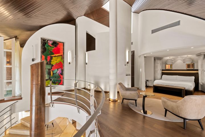 Exceptional villa located in La Quinta, Benahavis - Elegant Villa with Top-Tier Finishes