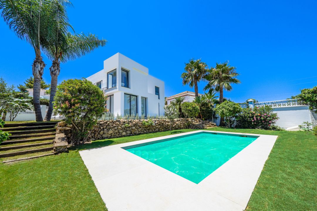 Villa avec 5 chambres et 5 salles de bain - Propriété de charme andalou à Nueva Andalucía