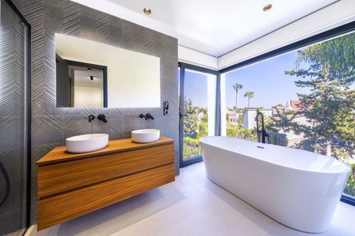 Villa avec 5 chambres et 5 salles de bain - Propriété de charme andalou à Nueva Andalucía