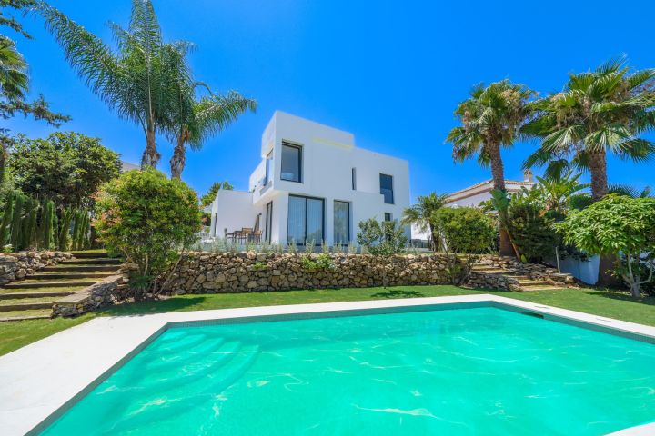Villa avec 5 chambres et 5 salles de bain - Propriété de charme andalou à Nueva Andalucía