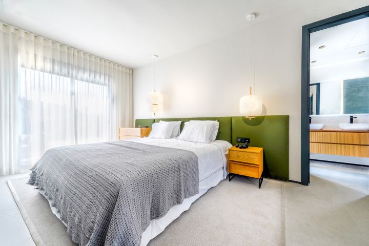 Villa avec 5 chambres et 5 salles de bain - Propriété de charme andalou à Nueva Andalucía