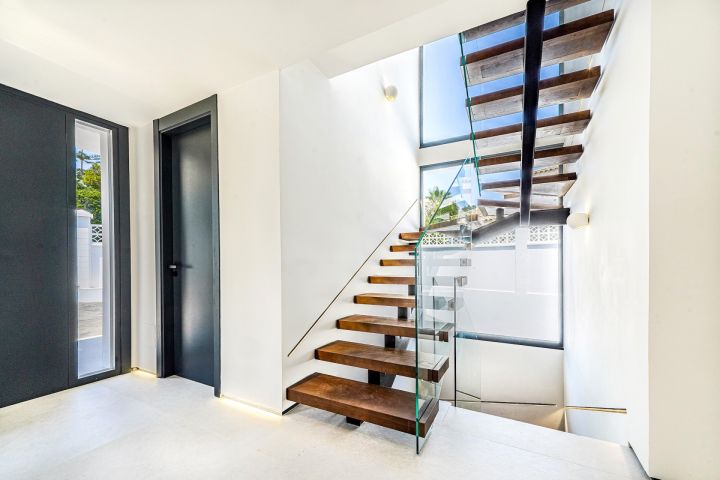 Villa avec 5 chambres et 5 salles de bain - Propriété de charme andalou à Nueva Andalucía