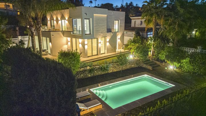 Villa avec 5 chambres et 5 salles de bain - Propriété de charme andalou à Nueva Andalucía