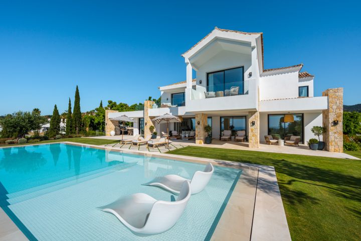 Villa Amara - Charming High-End Home in a Gated Community