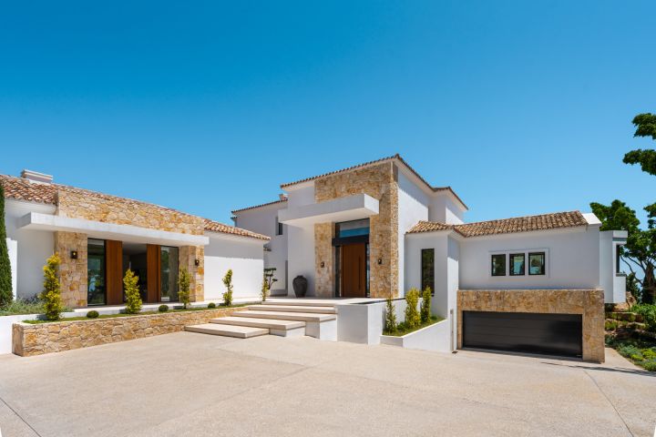 Villa Amara - Charming High-End Home in a Gated Community
