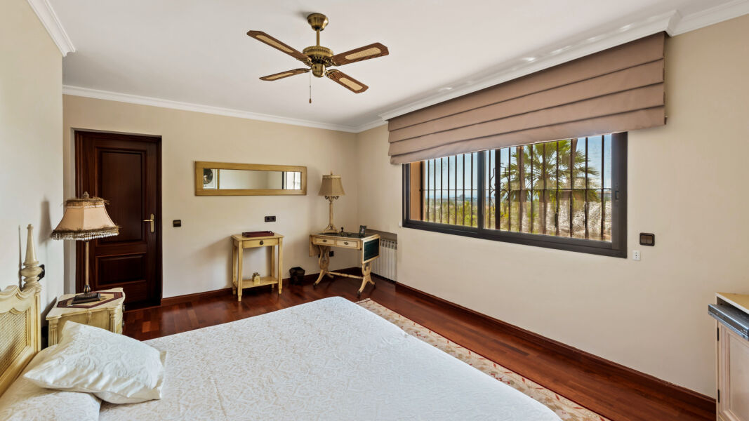 Villa Amaral - Spacious Modern Home with Panoramic Views in Nueva Andalucía