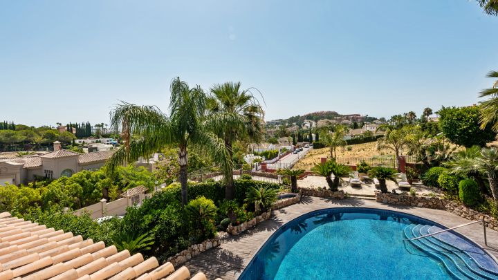 Villa Amaral - Amplia casa moderna con vistas panorámicas en Nueva Andalucía