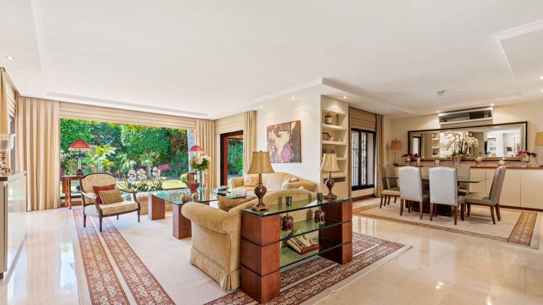 Villa Amaral - Spacious Modern Home with Panoramic Views in Nueva Andalucía