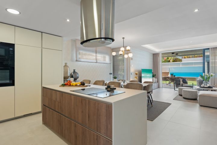 Banus Bay - Elegant Property with Andalusian Charm in Puerto Banús
