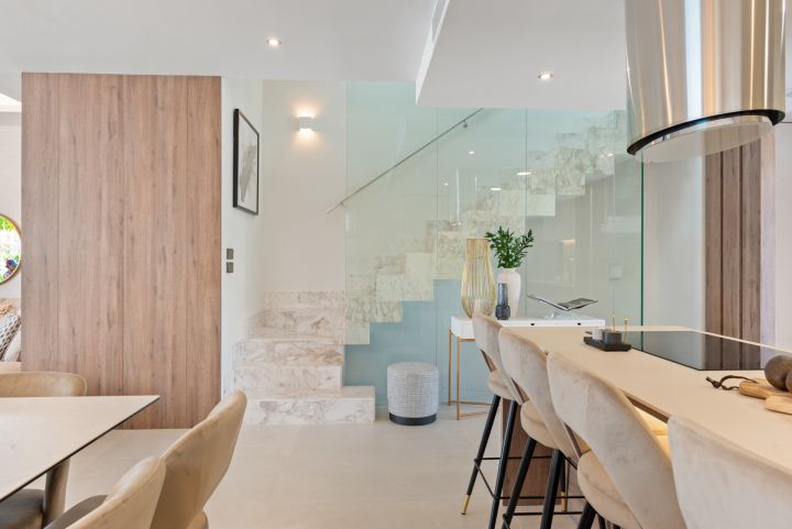 Banus Bay - Elegant Property with Andalusian Charm in Puerto Banús
