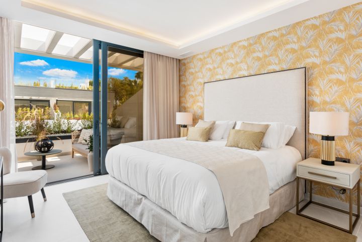 Banus Bay - Elegant Property with Andalusian Charm in Puerto Banús