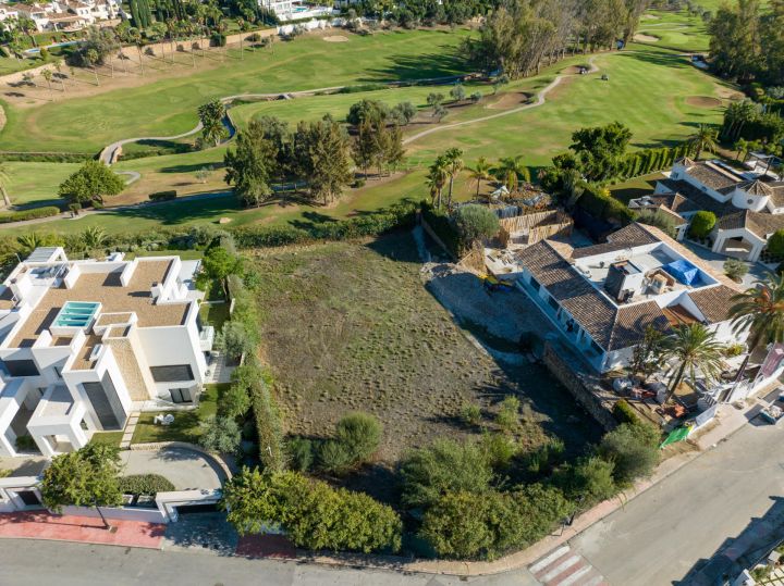 Pleyades 20 - Plot for sale - Plot with Stunning Sea Views in Nueva Andalucía