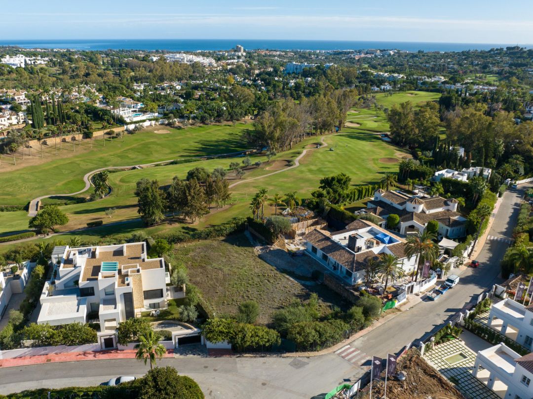 Pleyades 20 - Plot for sale - Plot with Stunning Sea Views in Nueva Andalucía