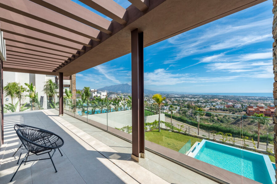 Villa in La Alqueria - Luxury Home in Benahavis