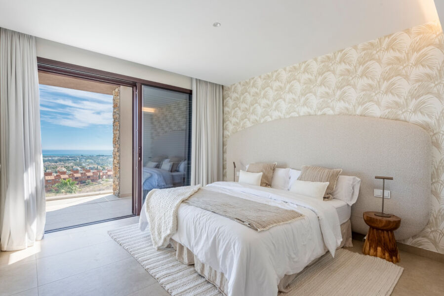 Villa in La Alqueria - Luxury Home in Benahavis