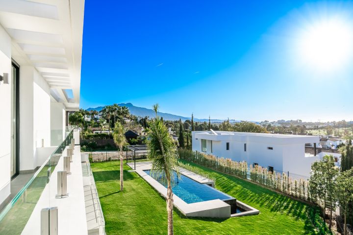 Villa avec 6 chambres et 7 salles de bain - Villa moderne et élégante au design moderne