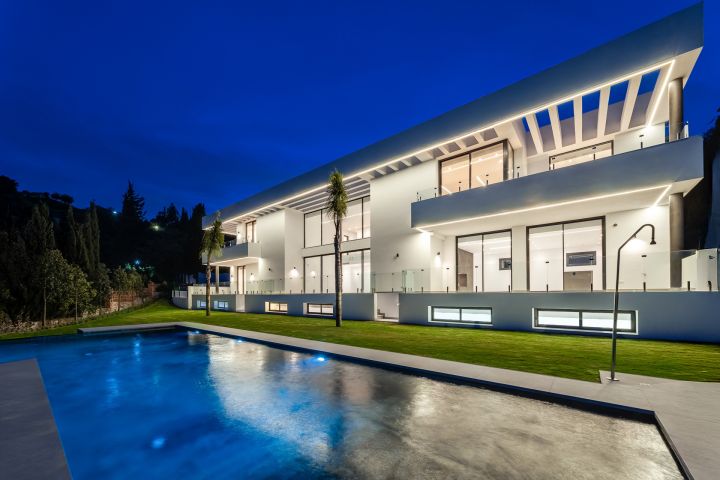 Villa avec 6 chambres et 7 salles de bain - Villa moderne et élégante au design moderne