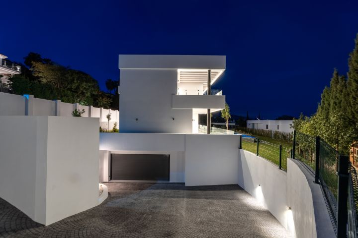 Villa avec 6 chambres et 7 salles de bain - Villa moderne et élégante au design moderne