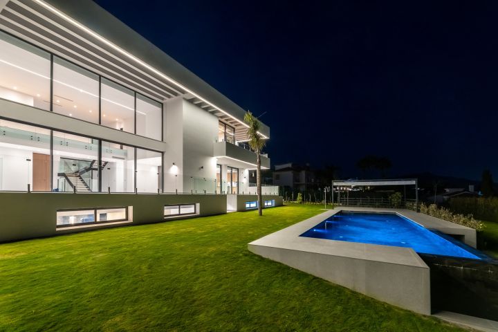Villa avec 6 chambres et 7 salles de bain - Villa moderne et élégante au design moderne